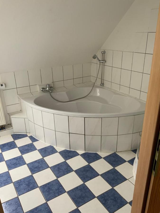 Ferien/ Monteurzimmer Mit Gemeinsam Wozi, Kue, Bad, Wlan Magdeburg Eksteriør bilde
