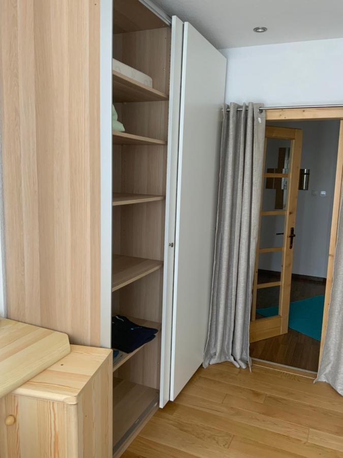 Ferien/ Monteurzimmer Mit Gemeinsam Wozi, Kue, Bad, Wlan Magdeburg Eksteriør bilde