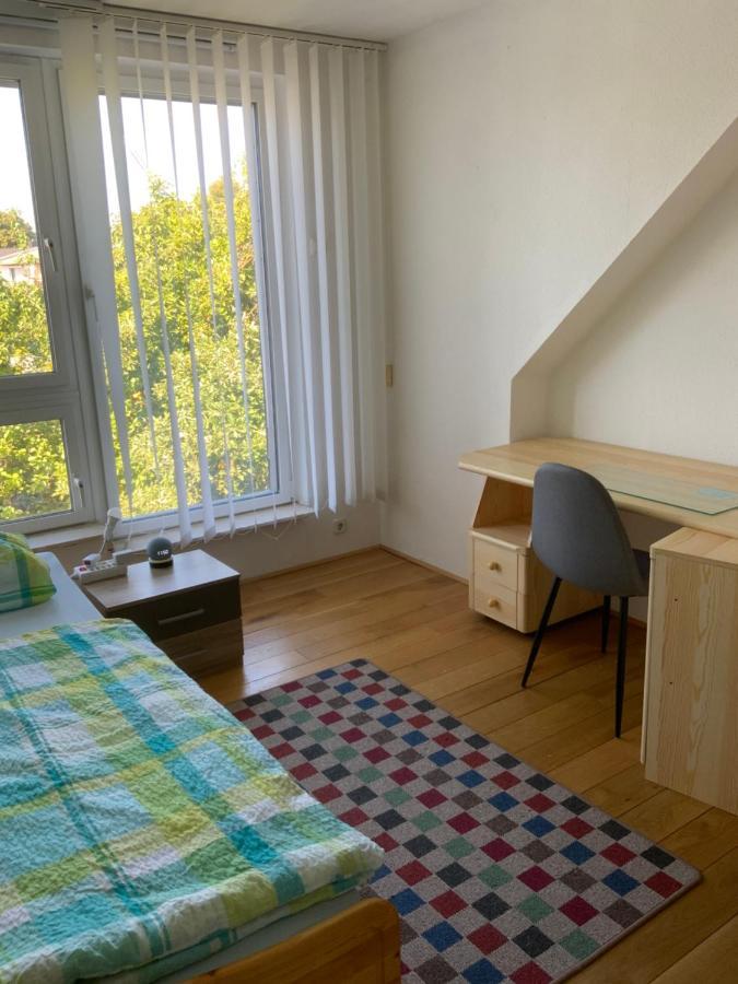 Ferien/ Monteurzimmer Mit Gemeinsam Wozi, Kue, Bad, Wlan Magdeburg Eksteriør bilde